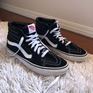 BLACK VANS SK8 HI